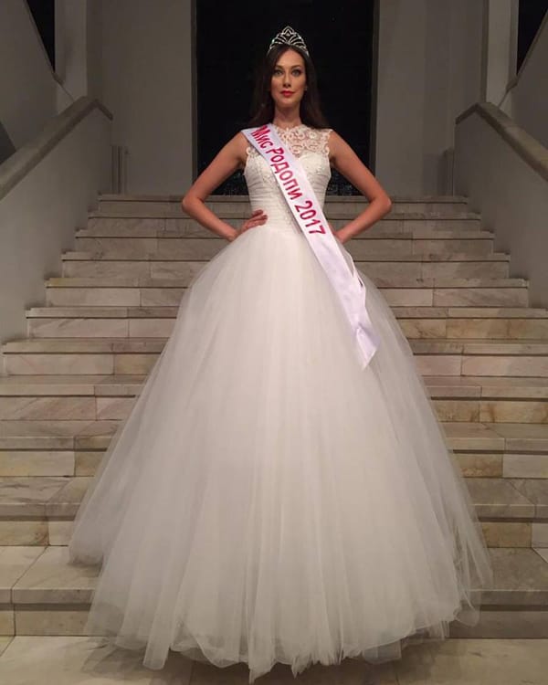 ПРЕДСТАВЯМЕ ВИ ДЕСИ ХАРИЗАНОВА – МИС РОДОПИ 2017